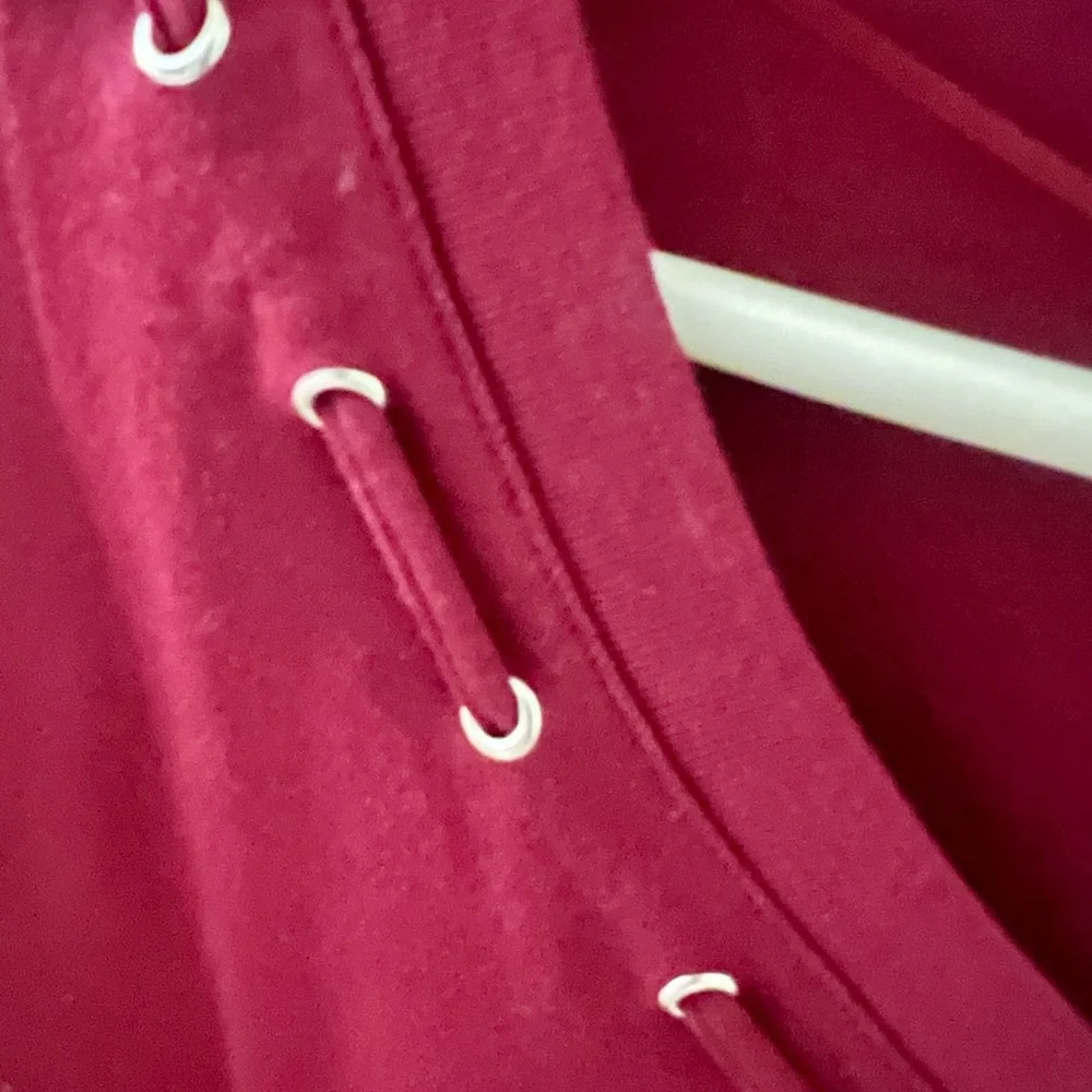 NWT Karen Scott V-Neck Eyelet Trim 3/4 Sleeve Top in Burgundy Size XL - Picture 5 of 7
